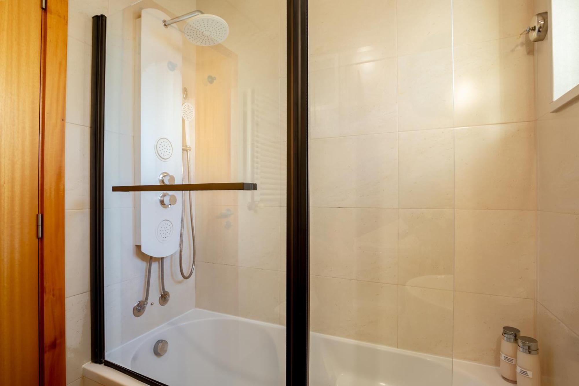 Francos Relaxing Apartment By The Metro Porto Ngoại thất bức ảnh
